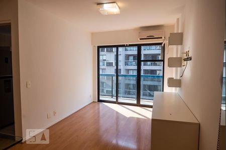 Sala de apartamento para alugar com 2 quartos, 90m² em Copacabana, Rio de Janeiro