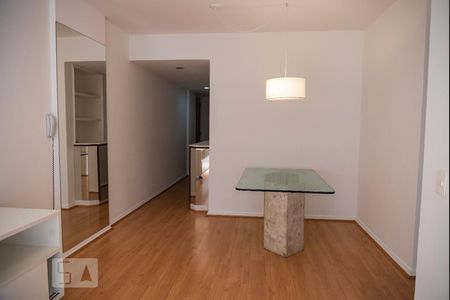 Sala de apartamento para alugar com 2 quartos, 90m² em Copacabana, Rio de Janeiro