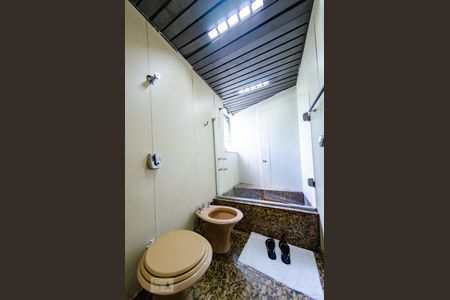 Banheiro de apartamento para alugar com 4 quartos, 190m² em Grajaú, Belo Horizonte