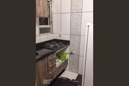 Cozinha de apartamento para alugar com 1 quarto, 50m² em Azenha, Porto Alegre