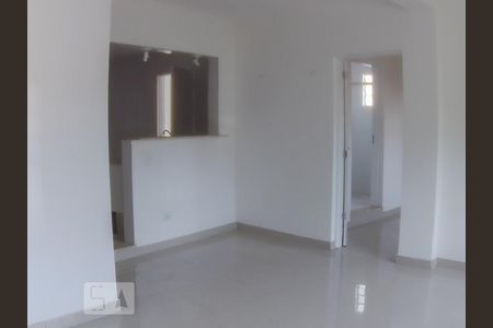 Sala de casa para alugar com 3 quartos, 100m² em Vila Santa Maria, São Paulo