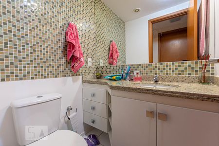 Banheiro Social de apartamento à venda com 2 quartos, 65m² em Badu, Niterói