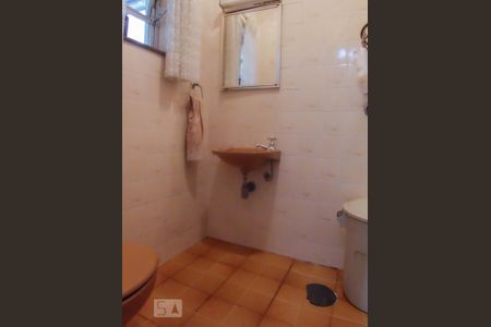 Casa para alugar com 360m², 3 quartos e 2 vagas Casa para alugar com 360m², 3 quartos e 2 vagasBanheiro de Serviço