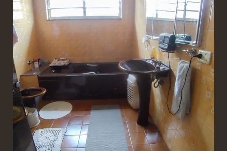 Casa para alugar com 360m², 3 quartos e 2 vagas Casa para alugar com 360m², 3 quartos e 2 vagasBanheiro