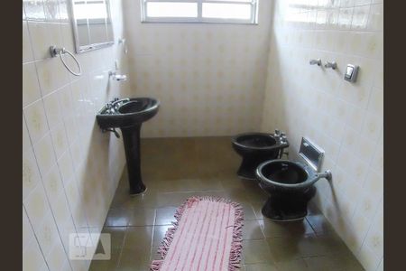 Casa para alugar com 360m², 3 quartos e 2 vagas Casa para alugar com 360m², 3 quartos e 2 vagasBanheiro