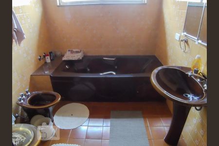 Casa para alugar com 360m², 3 quartos e 2 vagas Casa para alugar com 360m², 3 quartos e 2 vagasBanheiro