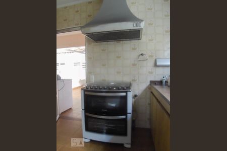 Casa para alugar com 360m², 3 quartos e 2 vagas Casa para alugar com 360m², 3 quartos e 2 vagasCozinha