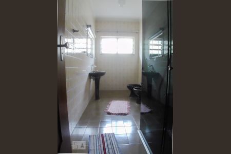 Casa para alugar com 360m², 3 quartos e 2 vagas Casa para alugar com 360m², 3 quartos e 2 vagasBanheiro