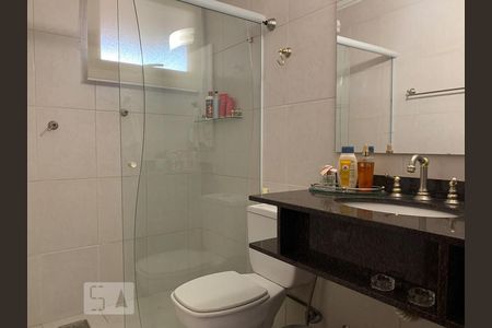 Banheiro Corredor de apartamento para alugar com 3 quartos, 139m² em Cambuí, Campinas