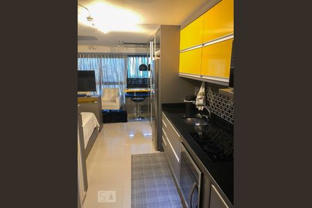 Cozinha de kitnet/studio para alugar com 1 quarto, 42m² em Rebouças, Curitiba