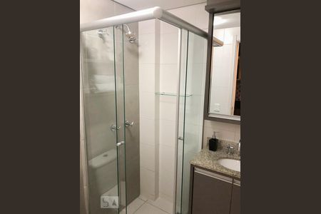 Banheiro de kitnet/studio para alugar com 1 quarto, 42m² em Rebouças, Curitiba