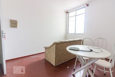 Sala de apartamento para alugar com 2 quartos, 56m² em Jardim Roberto, Osasco