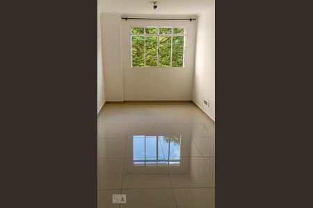 Sala de apartamento para alugar com 2 quartos, 65m² em Vila São Paulo, São Paulo