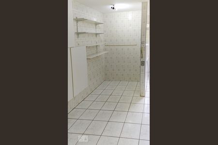 Cozinha de apartamento para alugar com 2 quartos, 65m² em Vila São Paulo, São Paulo