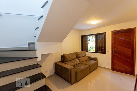 Sala de casa à venda com 2 quartos, 70m² em Barreto, Niterói