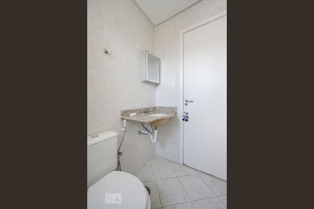 Banheiro social de apartamento à venda com 3 quartos, 75m² em Cidade Mãe do Céu, São Paulo