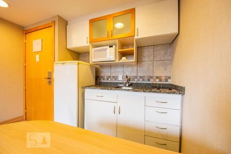 Cozinha  de apartamento para alugar com 1 quarto, 36m² em Rio Branco, Porto Alegre