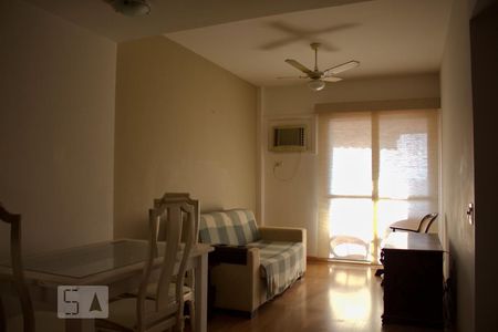 Sala de apartamento à venda com 1 quarto, 56m² em Barra da Tijuca, Rio de Janeiro