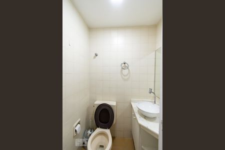 Banheiro de kitnet/studio à venda com 1 quarto, 30m² em Jardim Paulista, São Paulo