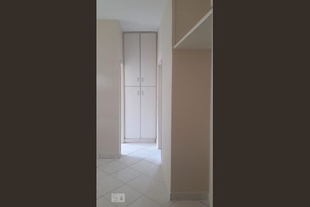 Corredor de apartamento para alugar com 2 quartos, 70m² em Vila Isabel, Rio de Janeiro