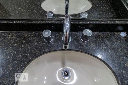 Banheiro de apartamento para alugar com 3 quartos, 86m² em Jardim Taquaral, São Paulo