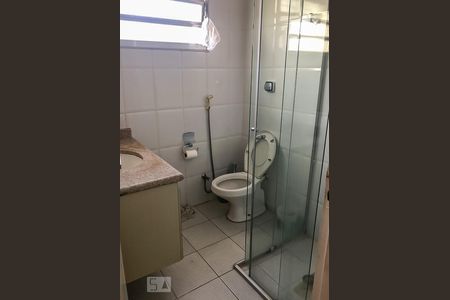 Banheiro  de casa à venda com 4 quartos, 350m² em Conjunto Residencial Butantã, São Paulo