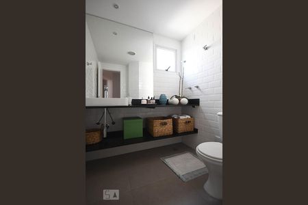 Banheiro de apartamento para alugar com 2 quartos, 70m² em Paraíso do Morumbi, São Paulo