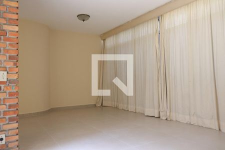 sala de casa para alugar com 4 quartos, 184m² em Parque Jabaquara, São Paulo