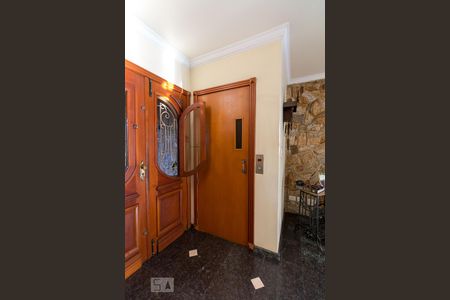 Elevador acessível aos andares de casa à venda com 3 quartos, 450m² em Jardim Maia, Guarulhos