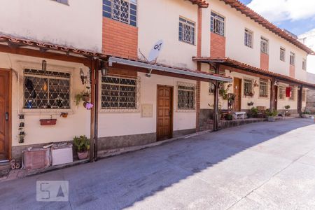 Garagem de casa de condomínio à venda com 3 quartos, 104m² em Itapoã, Belo Horizonte