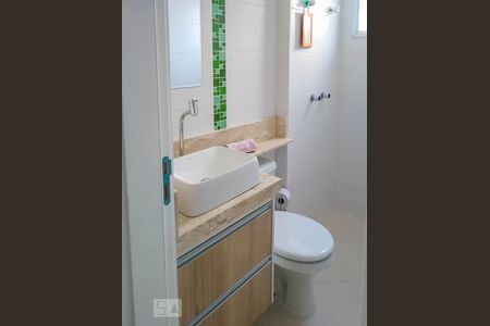 Banheiro  de apartamento para alugar com 2 quartos, 60m² em Vila Curuçá, Santo André
