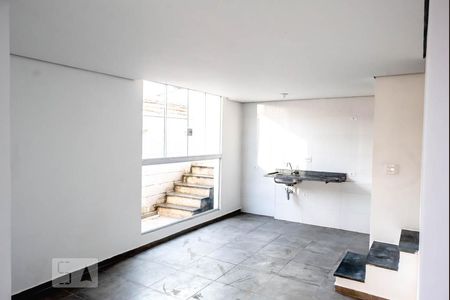 Sala de casa de condomínio para alugar com 2 quartos, 85m² em Vila Prudente, São Paulo