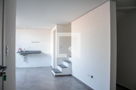 Sala e Cozinha de casa de condomínio para alugar com 2 quartos, 85m² em Vila Prudente, São Paulo