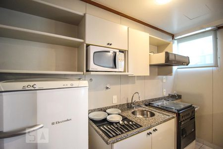 Cozinha de apartamento para alugar com 1 quarto, 49m² em Funcionários, Belo Horizonte