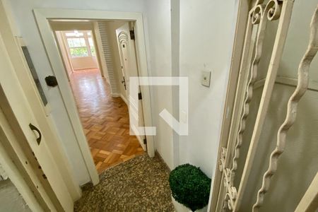 Hall de entrada de apartamento à venda com 3 quartos, 143m² em Copacabana, Rio de Janeiro