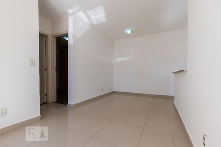 Sala de apartamento para alugar com 2 quartos, 67m² em Vila Industrial, Campinas