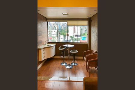 Varanda  de apartamento à venda com 2 quartos, 82m² em Petrópolis, Porto Alegre