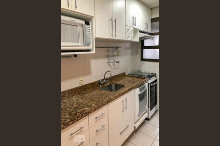 Cozinha  de apartamento à venda com 2 quartos, 82m² em Petrópolis, Porto Alegre