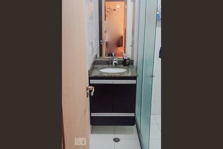 Banheiro de apartamento à venda com 3 quartos, 65m² em Vila Pires, Santo André