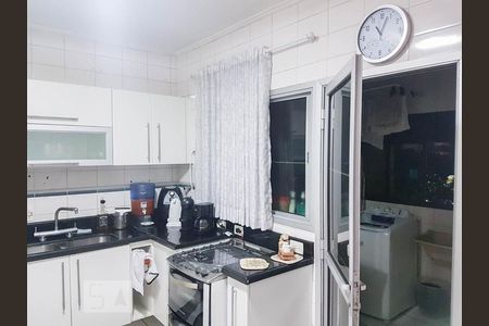 Cozinha de apartamento para alugar com 3 quartos, 130m² em Vila Azevedo, São Paulo