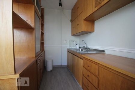 Cozinha de apartamento para alugar com 1 quarto, 50m² em Vila Tramontano, São Paulo