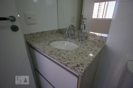 Banheiro de apartamento para alugar com 2 quartos, 71m² em Vila Pereira Barreto, São Paulo