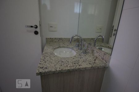 Banheiro de apartamento para alugar com 2 quartos, 71m² em Vila Pereira Barreto, São Paulo