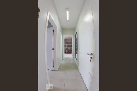 Corredor de apartamento à venda com 1 quarto, 53m² em Jardim Itu Sabará, Porto Alegre