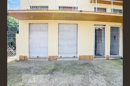 Fachada de casa à venda com 3 quartos, 180m² em Glória, Porto Alegre