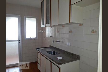 Cozinha de apartamento para alugar com 2 quartos, 72m² em Vila Amélia, São Paulo