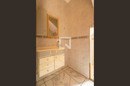 Lavabo  de casa à venda com 4 quartos, 185m² em Vila Nhocune, São Paulo