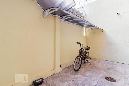 Bicicletario de kitnet/studio à venda com 1 quarto, 32m² em Cidade Baixa, Porto Alegre