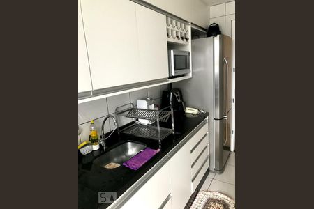 Cozinha de apartamento para alugar com 3 quartos, 70m² em Vila Suzana, São Paulo