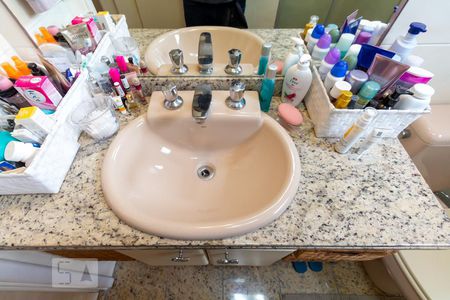 Apartamento à venda com 176m², 3 quartos e sem vaga Apartamento à venda com 176m², 3 quartos e sem vagaBanheiro da suíte 2